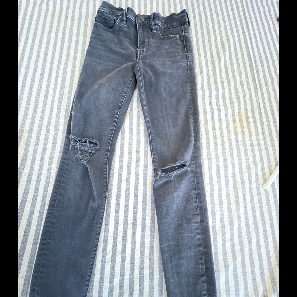 Madewell 9” inch Faded black jeans size 26T